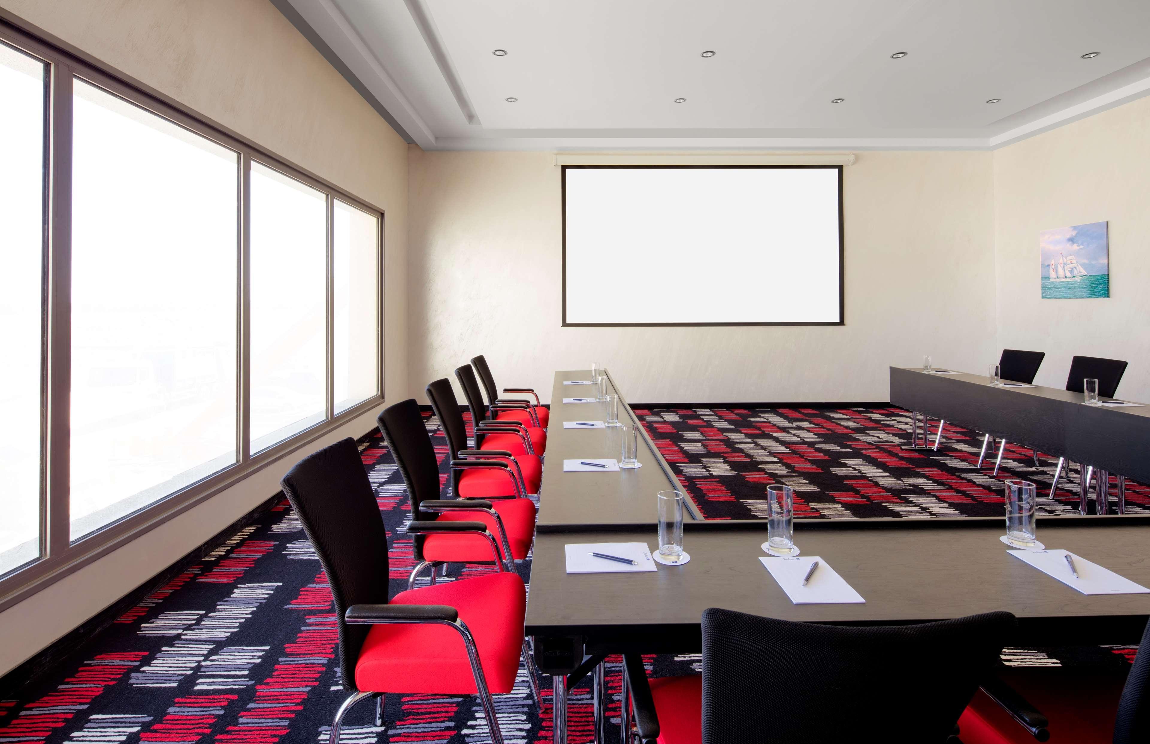 Radisson Blu Hotel & Resort, Sohar Exterior photo Meeting room