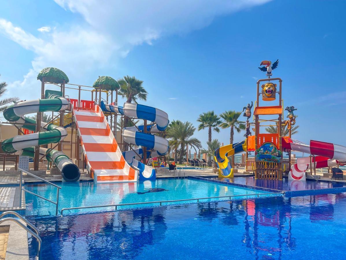 Radisson Blu Hotel & Resort, Sohar Exterior photo Aqua Park