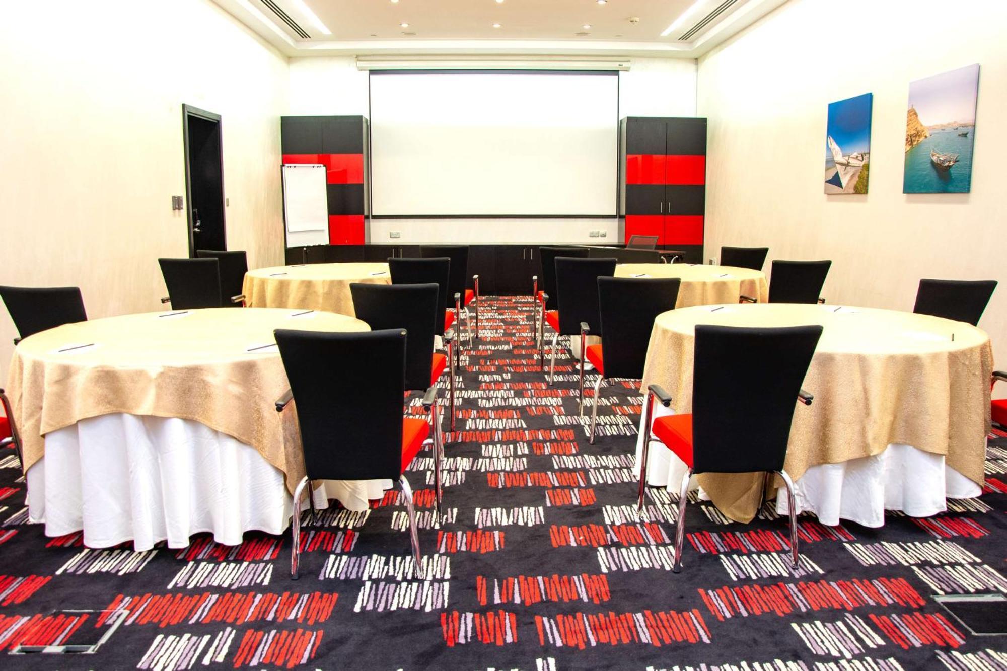 Radisson Blu Hotel & Resort, Sohar Exterior photo Meeting room