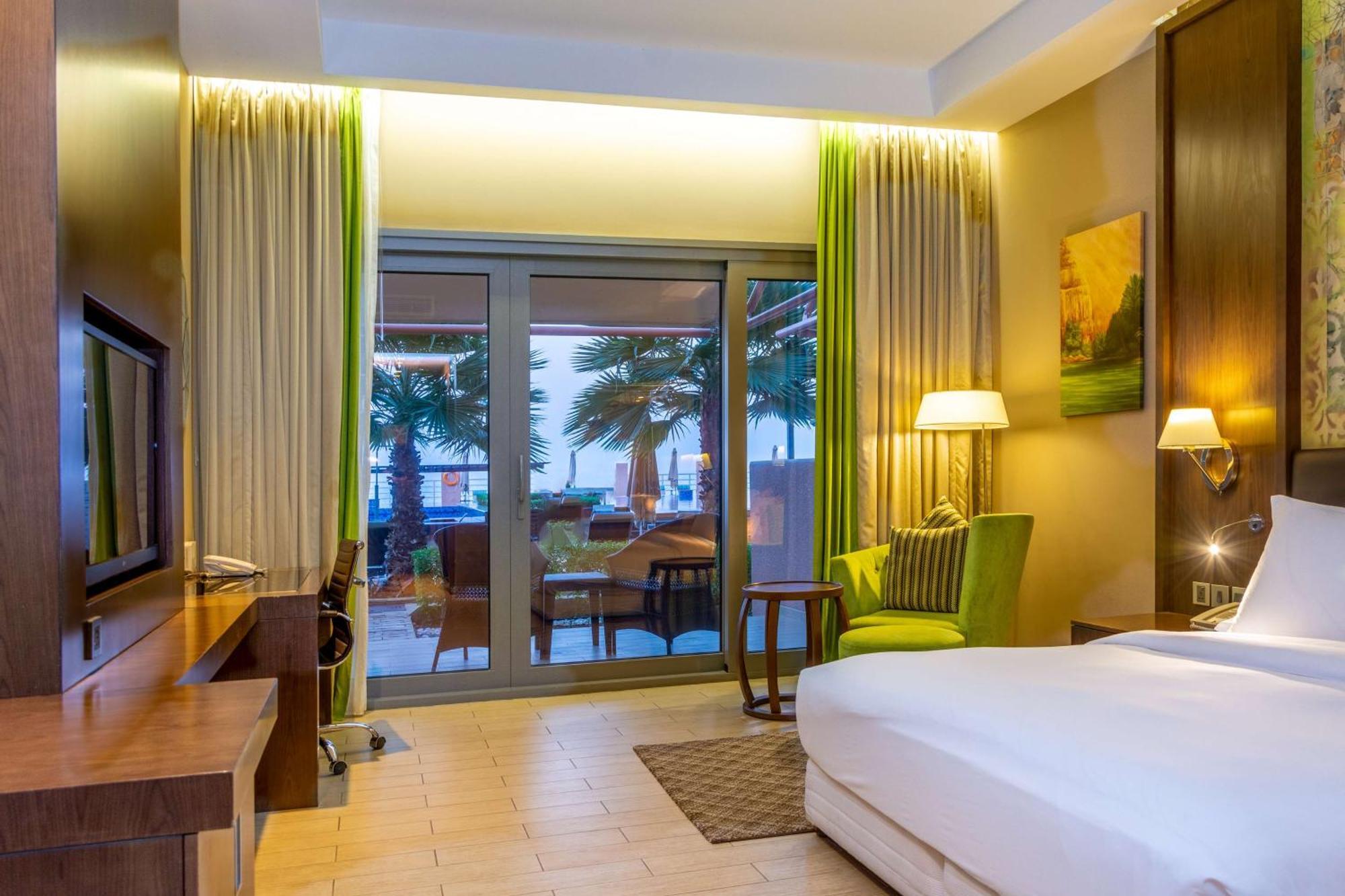 Radisson Blu Hotel & Resort, Sohar Exterior photo Deluxe Room