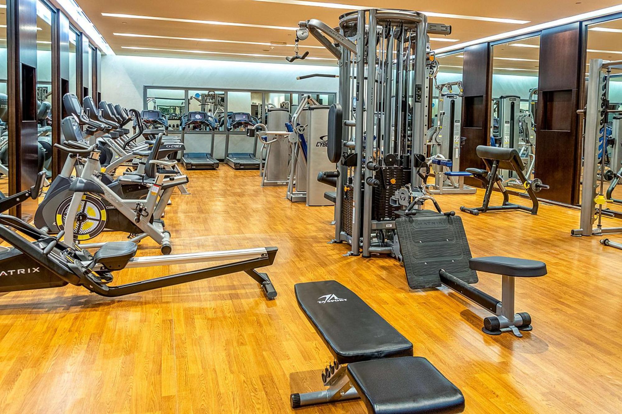 Radisson Blu Hotel & Resort, Sohar Exterior photo A gym in a hotel